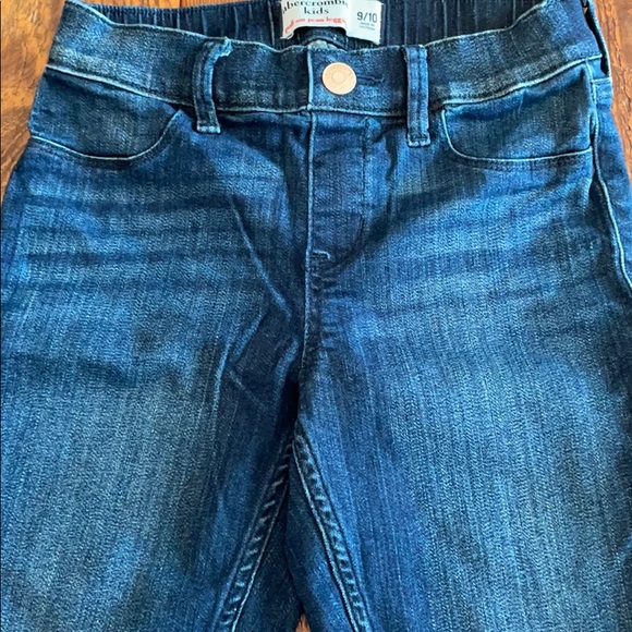 Abercrombie Kids Size 9/10 Dark Wash Jeggings - Picture 3 of 5